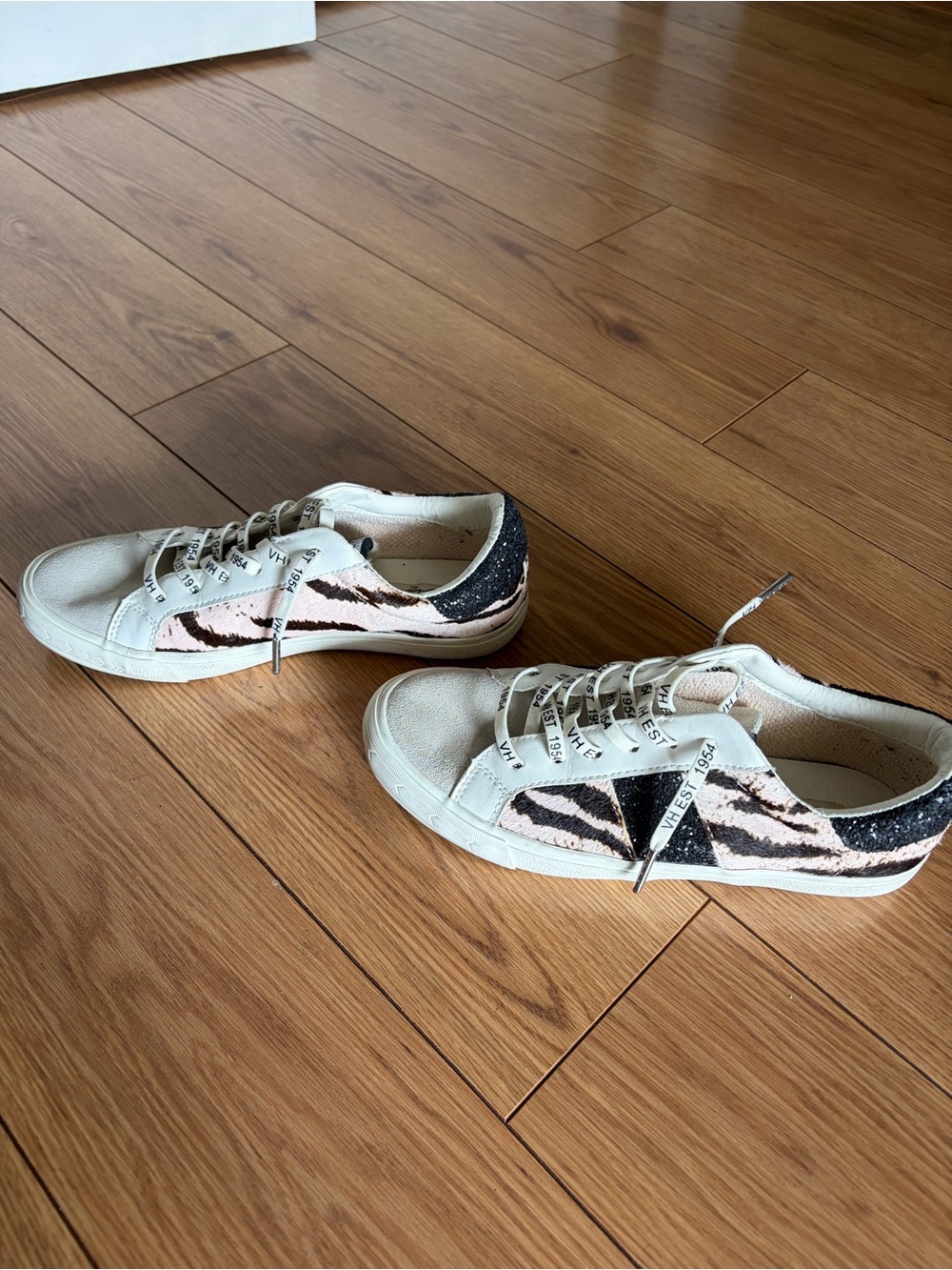Vintage Havana Women's White:Black and Pink Leopard Low-Top Sneakers Size 8.5 - Picture 2 of 7